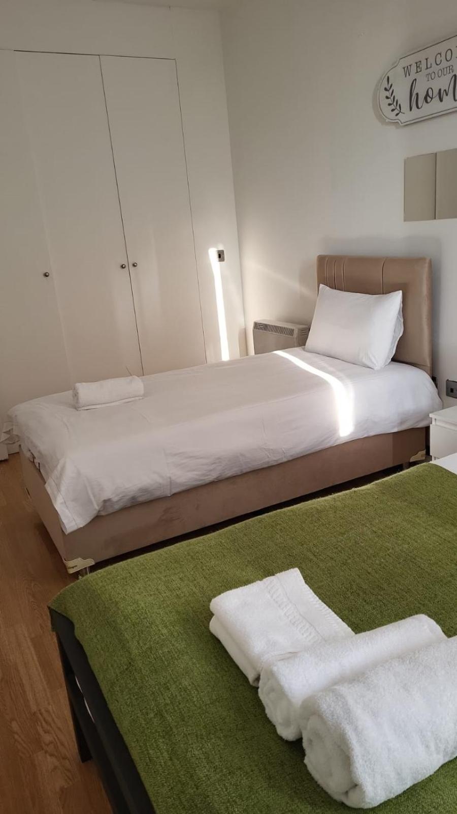 Appartamento Cosy Entire Flat In Whitechapel Londra Esterno foto